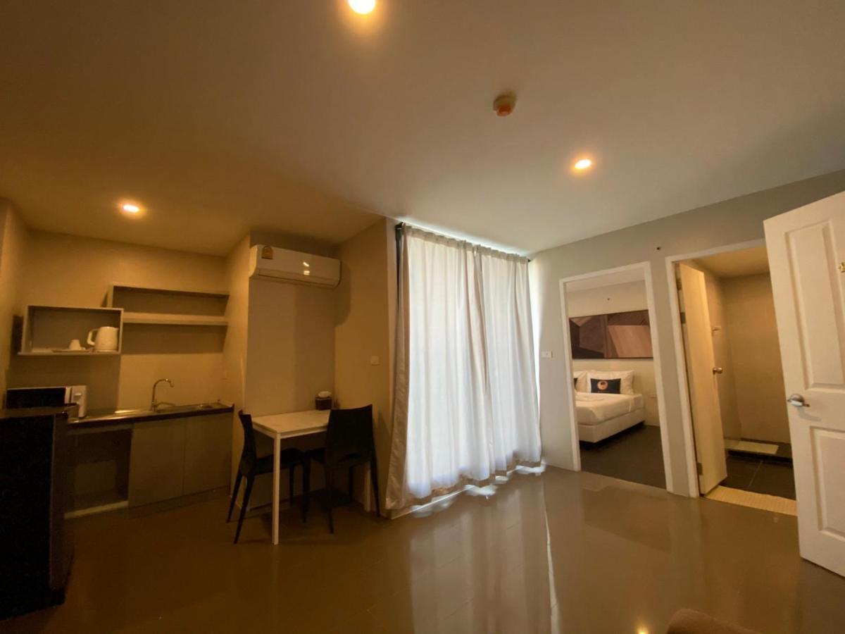 Roomquest Bangkok Sukhumvit 107 Samut Prakan Exterior photo