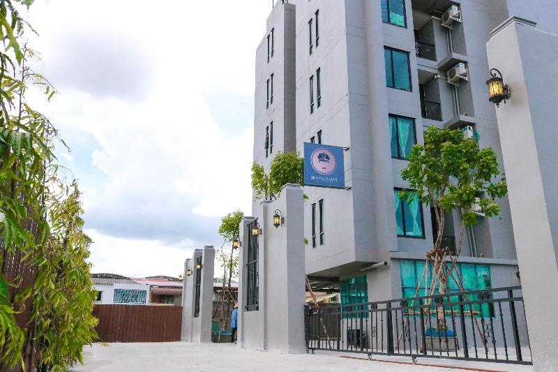 Roomquest Bangkok Sukhumvit 107 Samut Prakan Exterior photo
