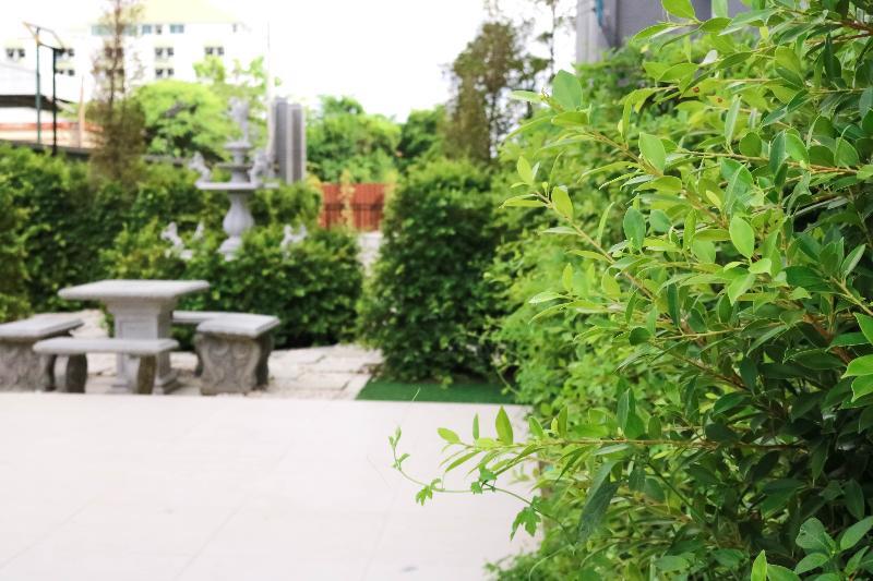 Roomquest Bangkok Sukhumvit 107 Samut Prakan Exterior photo