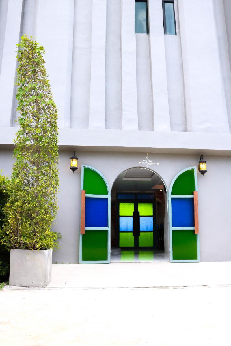 Roomquest Bangkok Sukhumvit 107 Samut Prakan Exterior photo