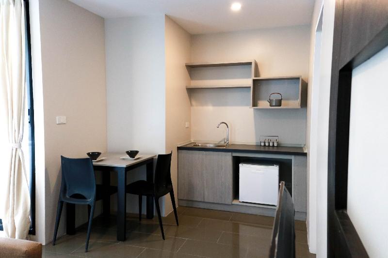 Roomquest Bangkok Sukhumvit 107 Samut Prakan Exterior photo