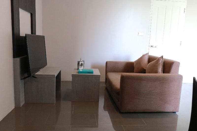 Roomquest Bangkok Sukhumvit 107 Samut Prakan Exterior photo